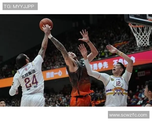 北控男篮与江苏男篮激战正酣谁能在这场对决中笑到最后 北控男篮与江苏男篮激战正酣谁能在这场对决中笑到最后